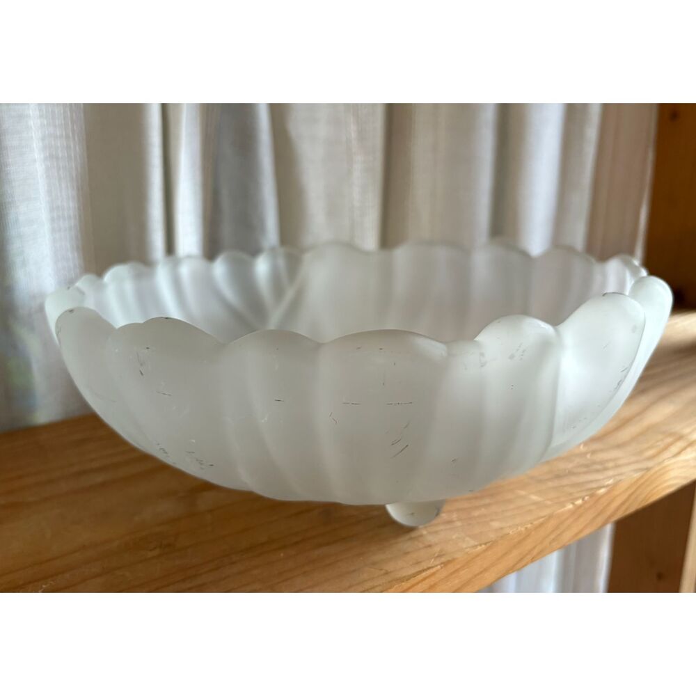 Frosted Satin Glass 3-Footed Scalloped Petal Rim Starburst Bowl